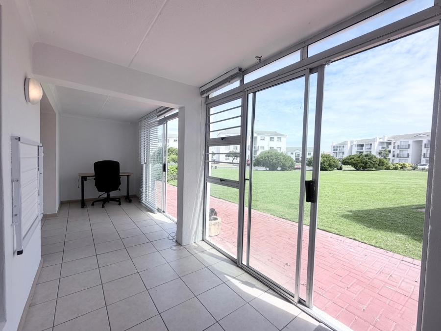 1 Bedroom Property for Sale in Bloubergstrand Western Cape